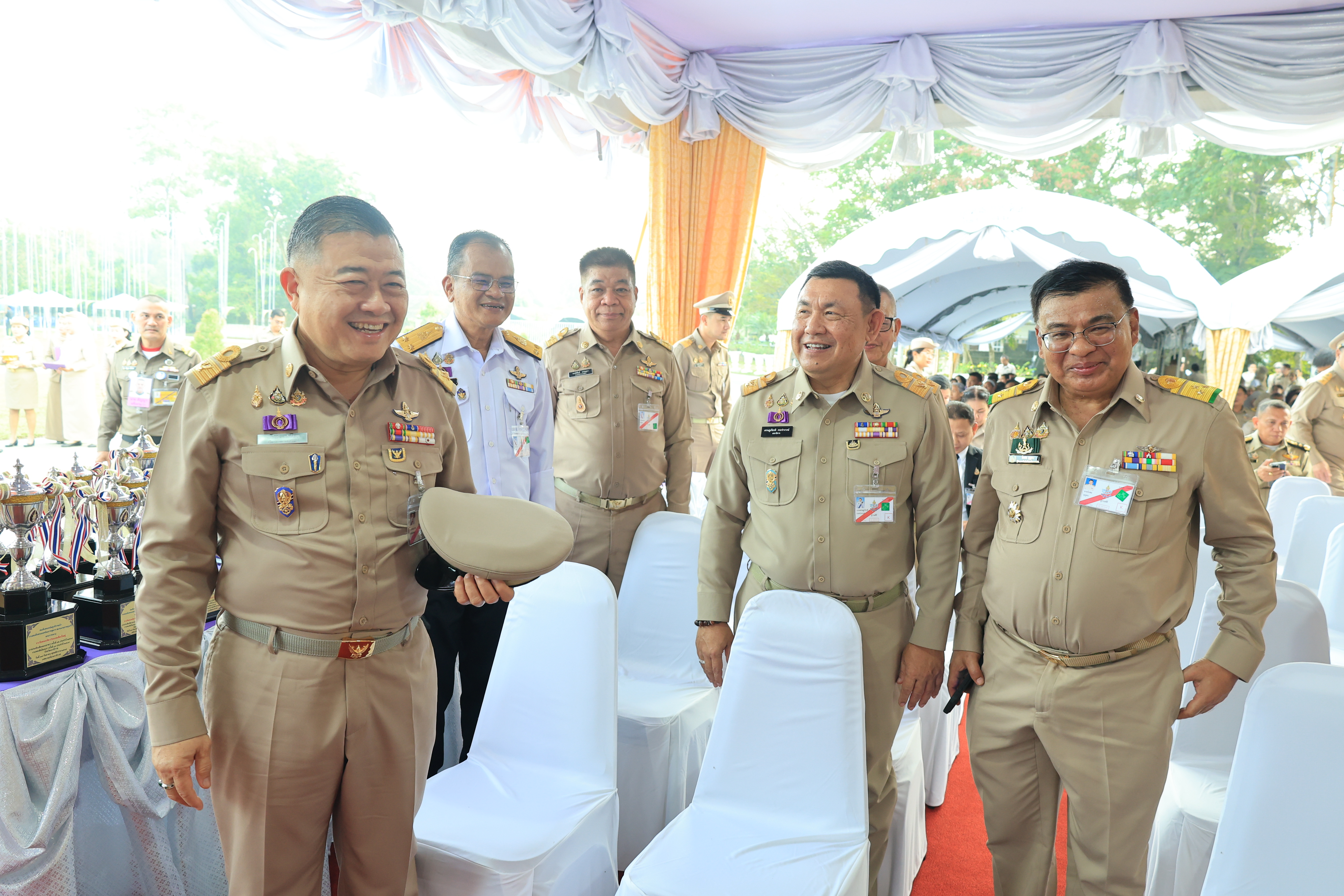 title - เลขาธิการ ส.ป.ก. พร้อมคณะ เตรียมความพร้อมในโอกาสเฝ้าฯ รับเสด็จ สมเด็จพระกนิษฐาธิราชเจ้า กรมสมเด็จพระเทพรัตนราชสุดาฯ สยามบรมราชกุมารี เป็นองค์ประธานเปิดงานวันลองกอง ของดีเมืองนรา ครั้งที่ 49 ปี 2569 และทอดพระเนตรนิทรรศการภายในงานเยี่ยมชมบูธนิทรรศการ ของ ส.ป.ก.นราธิวาส ภายในงานวันลองกอง ของดีเมืองนรา ครั้งที่ 49 ปี 2569  
